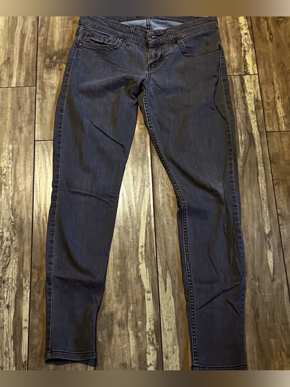 Guess gray skinny jeans